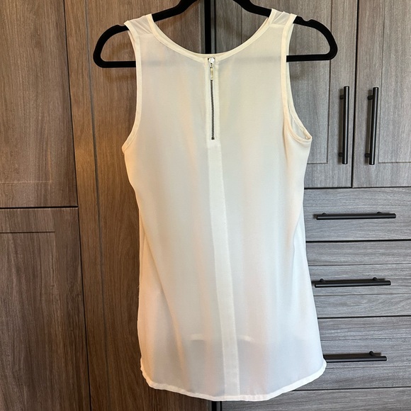 Express Blouse - Picture 2 of 3